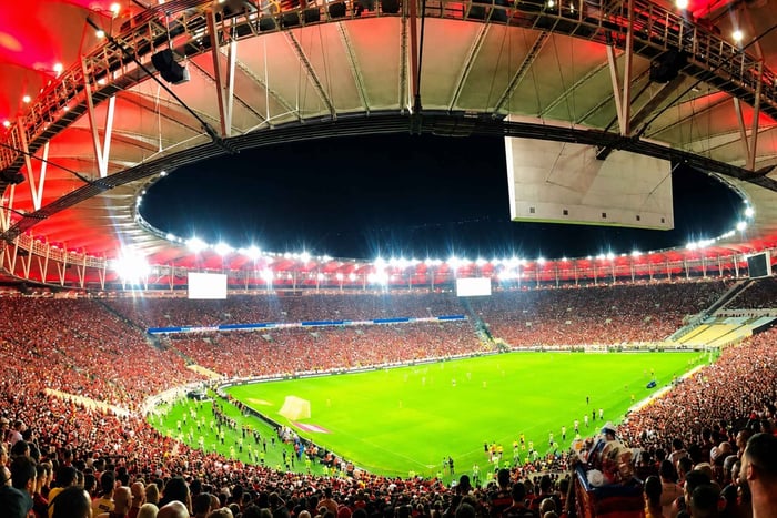 Rio: Billet til fodboldkamp på Maracanã Stadium og privat transport