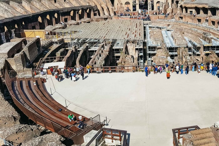 Roma: Tour com acesso total ao subterrâneo do Coliseu e à Roma Antiga