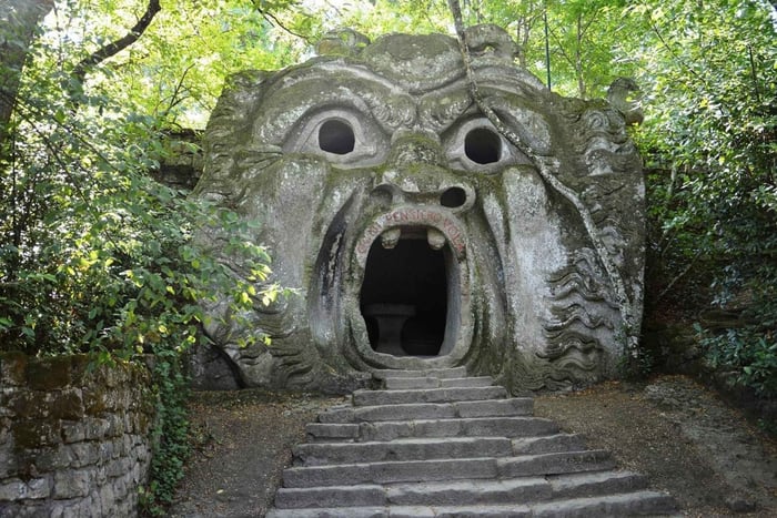 surrealistische tuinen van Bomarzo, middeleeuws Viterbo en boerderijlunch