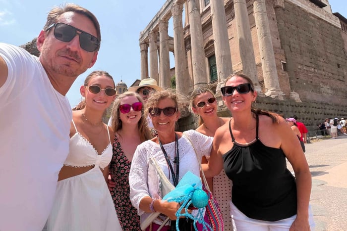Tour per gruppi piccoli del Colosseo (Arena), Foro Romano e Palatino