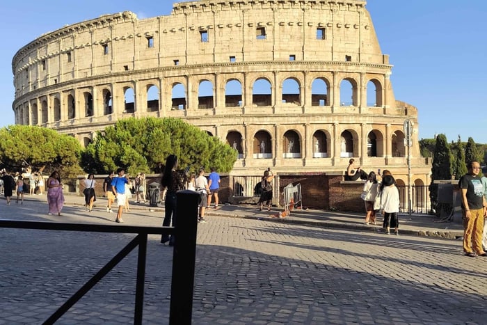 Roma: Coliseo subterráneo, monte Palatino y Foro Romano