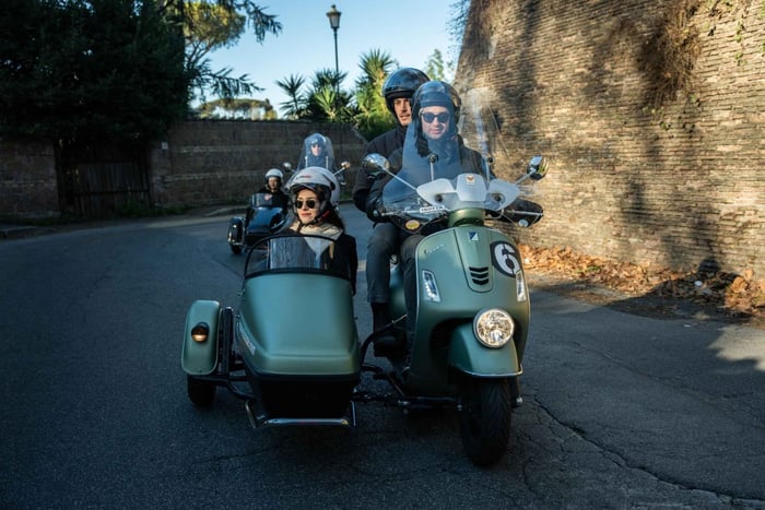Roma: Tour serale in Vespa Sidecar della città