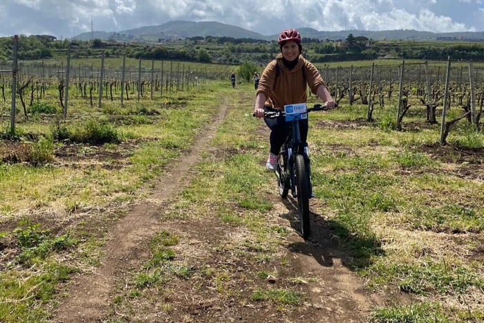 Frascati: Tour in E-Bike with Wine Tasting