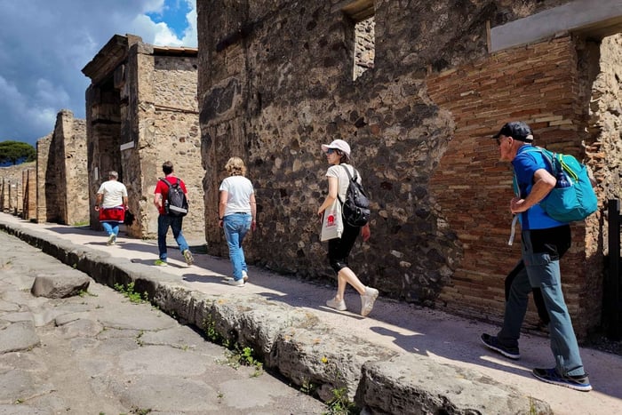 Ab Hafen Neapel: Geführter Rundgang durch Pompeji oder Smart Guide