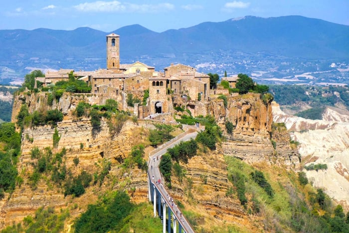 Roomasta: Bagnoregio & Orvieto -päiväretki viinien ja lounaan kera.