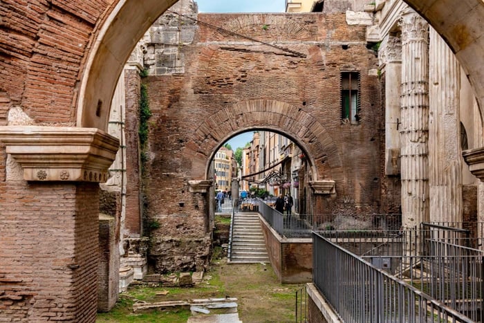 Jewish Ghetto, Museum, and Synagogue Walking Tour