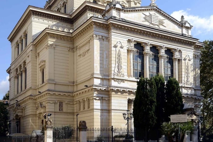 Jewish Ghetto Walking Tour