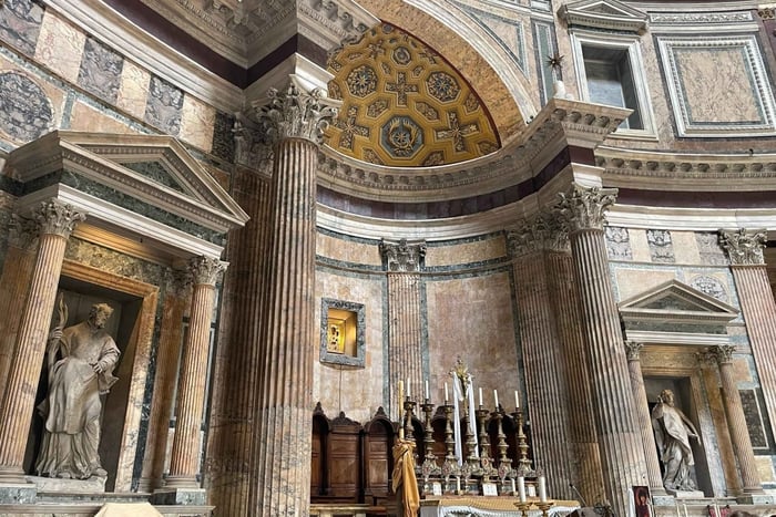 Roma: arquitectura del Panteón y experiencia subterránea en Trevi