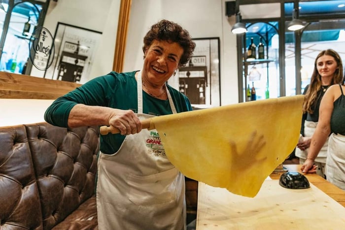 Rooma: Pastakurssi italialaisen isoäidin kanssa ja viininmaistelu