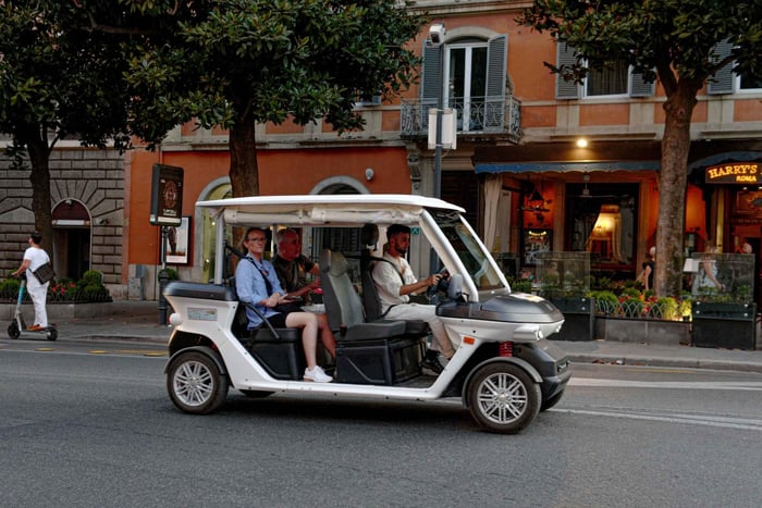 Rome: 2-Hour Golf Cart Sightseeing Tour at Night