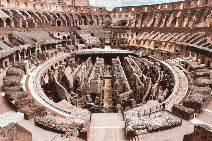 Rome: Colosseum Arena Floor, Roman Forum & Palatine 10 pax