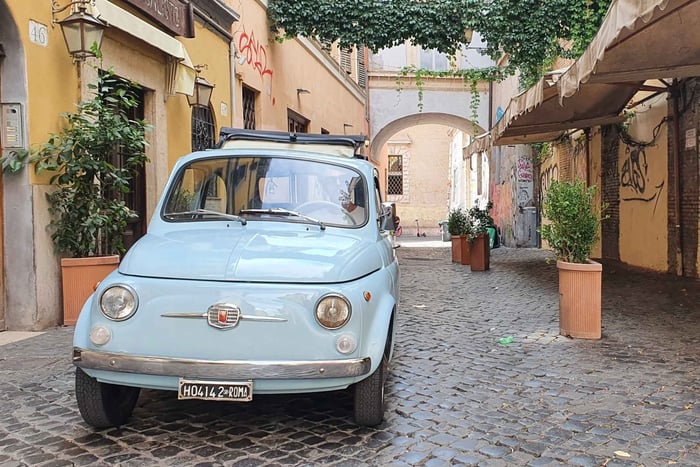 Rome: Full-Day Classic Fiat 500 Rental