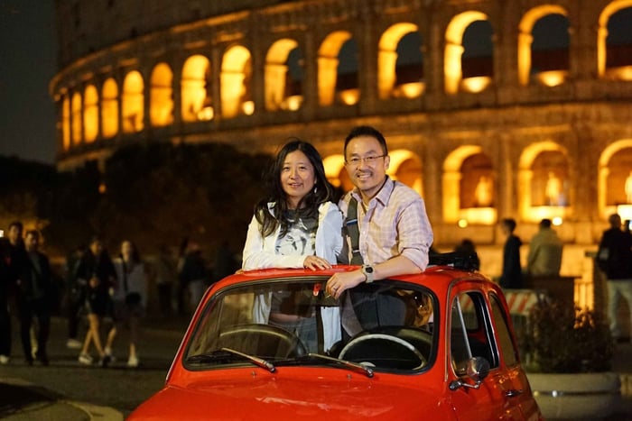 Rome: Night Photo Session in a Fiat 500 with Aperol Spritz