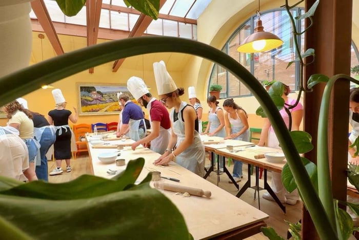 Rooma: Vatikaanin luona: Pasta & Tiramisu Class with Fine Wine by the Vatican