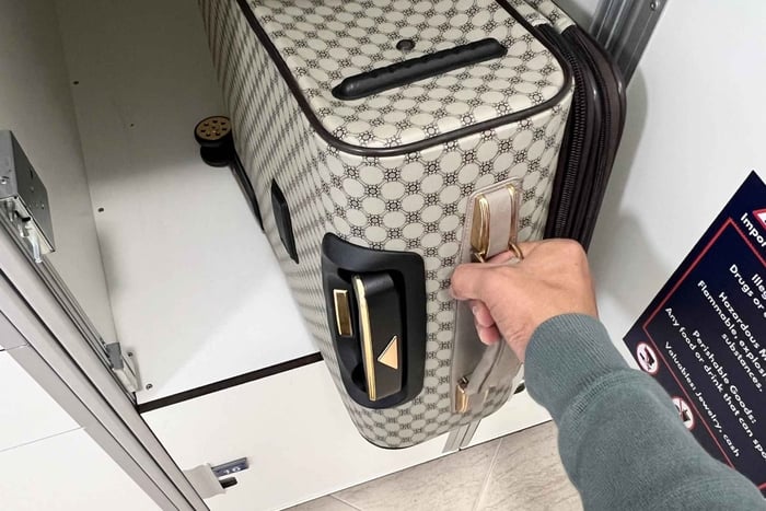 Rome & Vatican: Electronic easy luggage deposit