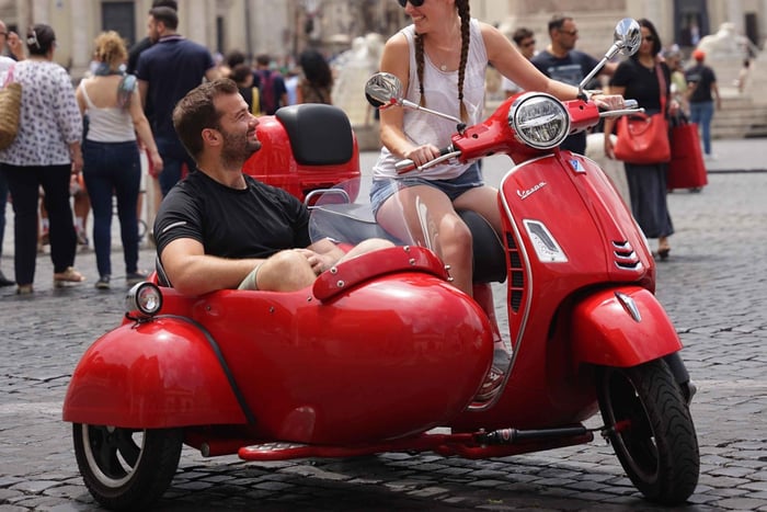Rome Vespa Sidecar Tour: 90-Minute Panoramic Experience