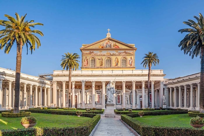St. Paul Cathedral Tour with Traditional Italian Lunch