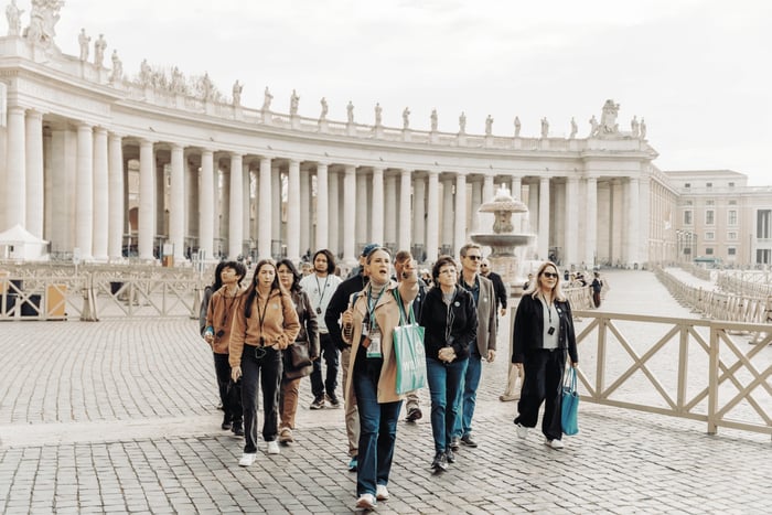 Tour con accesso prioritario alla Basilica di San Pietro con Cupola e Cripta