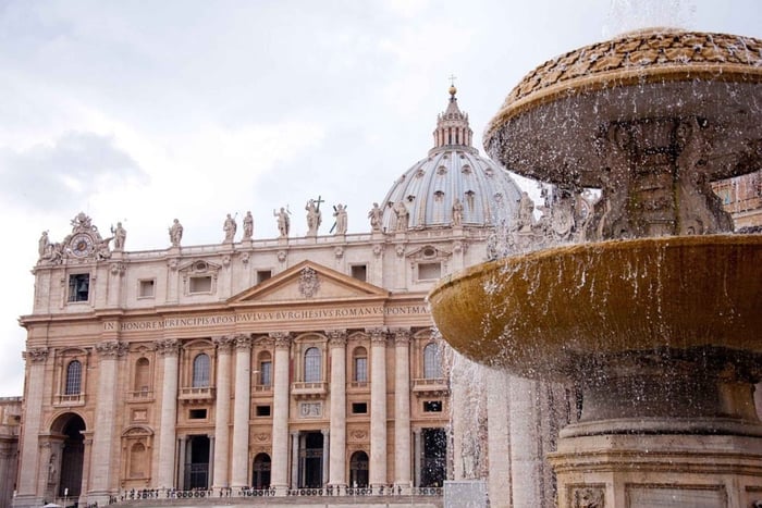 St.Peters Basilica, Tombs & Dome Guided Tour