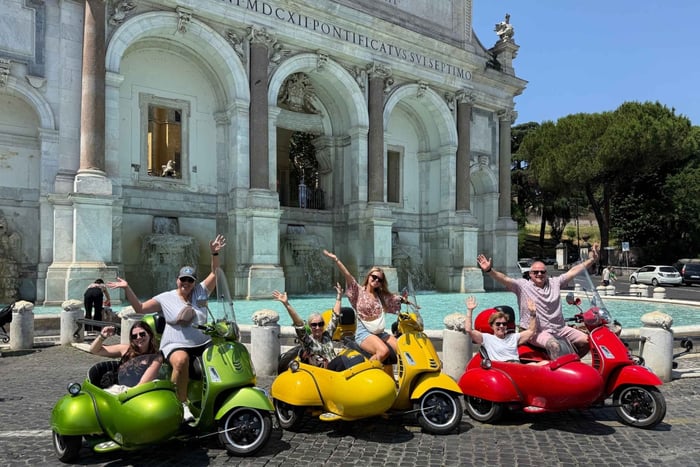 Рим: экскурсия на Vespa с коляской и водителем