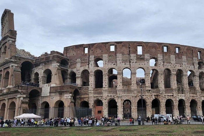 VIP: arena Koloseum z Forum Romanum w małej grupie 6-osobowej