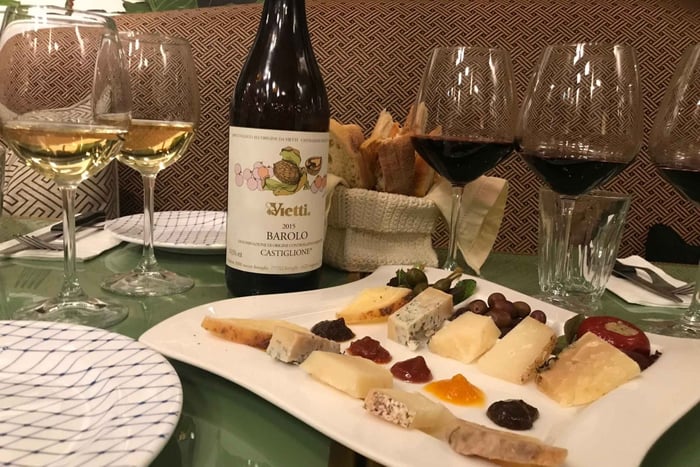 Roma: tour gastronomico a Trastevere con cena e vino pregiato