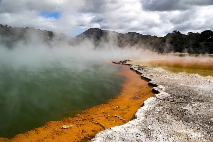 Auckland: Rotorua, Taupo, Waiotapu & Huka Falls Private Trip