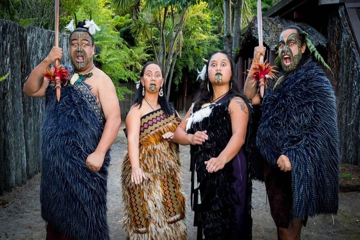 Auckland: Rotorua-Tour mit Mitai-Maori-Dorf & Wai-O-Tapu