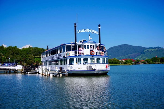 Rotorua: Lake Rotorua Cruise with Buffet Dining Option