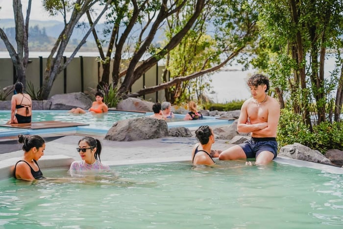 Rotorua: Polynesian Spa Pavilion Hot Pool Bathing (12+ yrs)