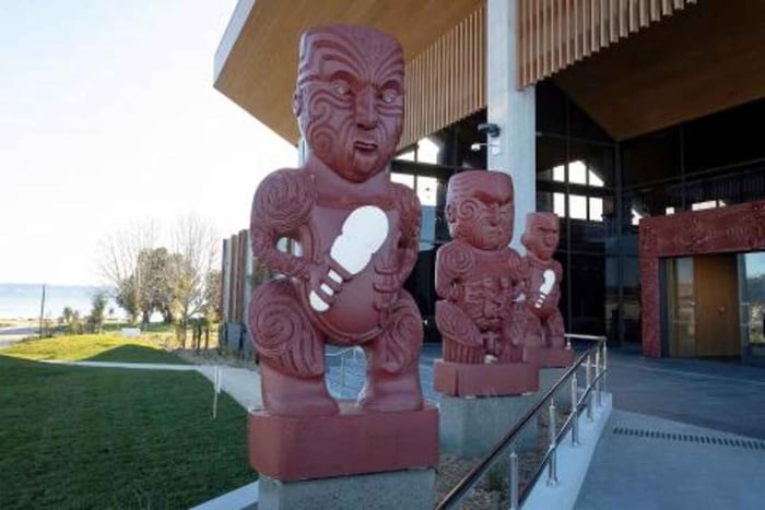 Wai Ariki, Māori Village, Hangi Pie & Pōhutu Geyser Tour