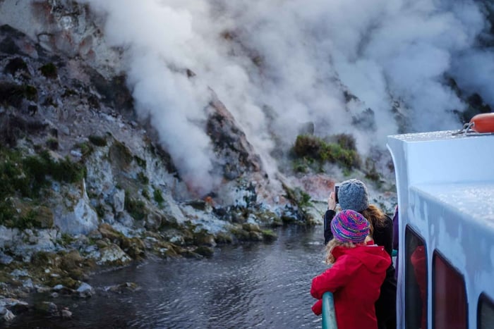 Waimangu : Promenade dans la vallée volcanique et croisière sur le lac Rotomahana