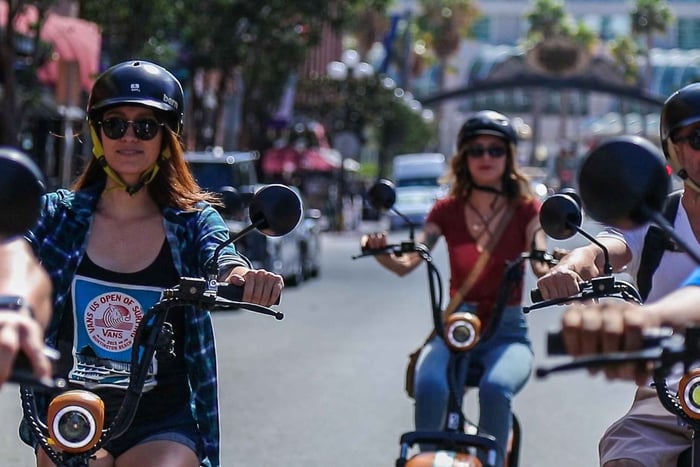 San Diego: Selbstgeführte Scooter Tour durch Downtown & Balboa