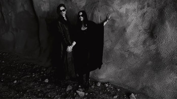 Cold Cave (solo)