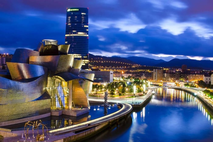 Bilbao : visite à pied nocturne privée