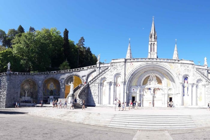 Fra San Sebastian: Privat heldagstur til Lourdes