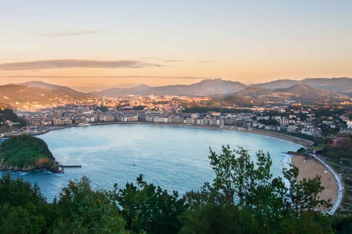 San Sebastián: A humorous guided tour of stories and legends