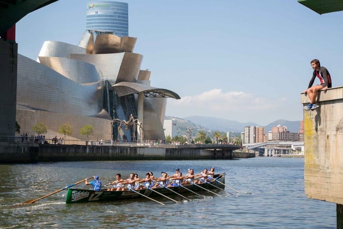 San Sebastian, Bilbao and Guggenheim from Biarritz/Bayonne