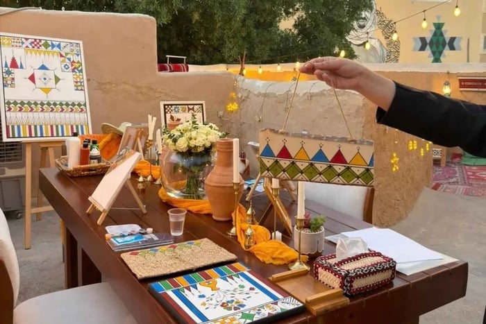 Al-Diriyah: Asiri Painting Workshop with Local Artist