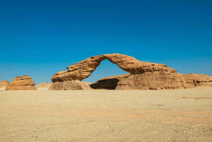 AlUla: Rainbow Arch Private SUV Tour