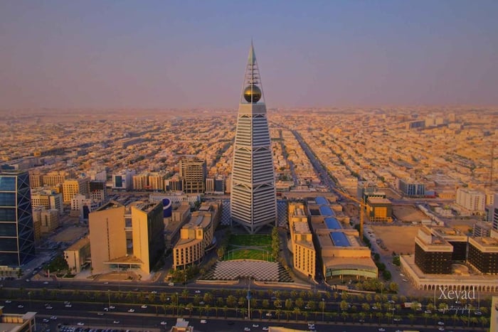 Doha: Saudi Arabia & Bahrain 5-Day Guided Bus Tour