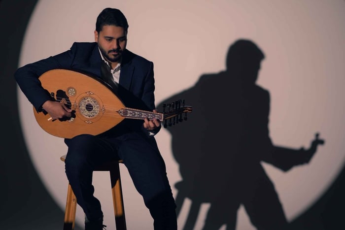 Jeddah: Al-Balad Guided Walking Tour with Tea & Music