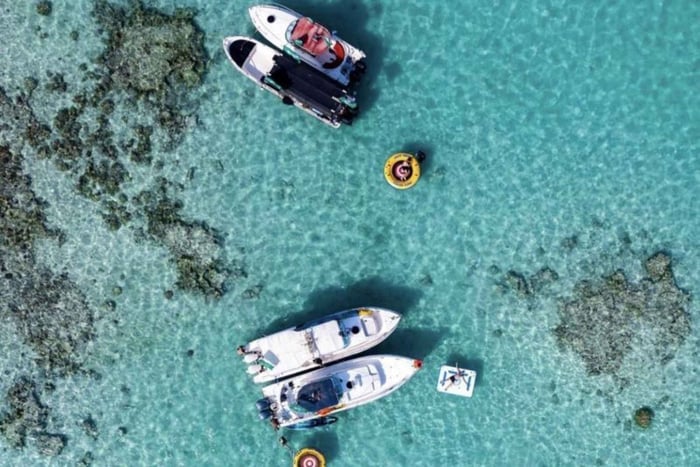 Jeddah: Aventura de snorkel en grupo por las islas Bayada con equipo incluido.