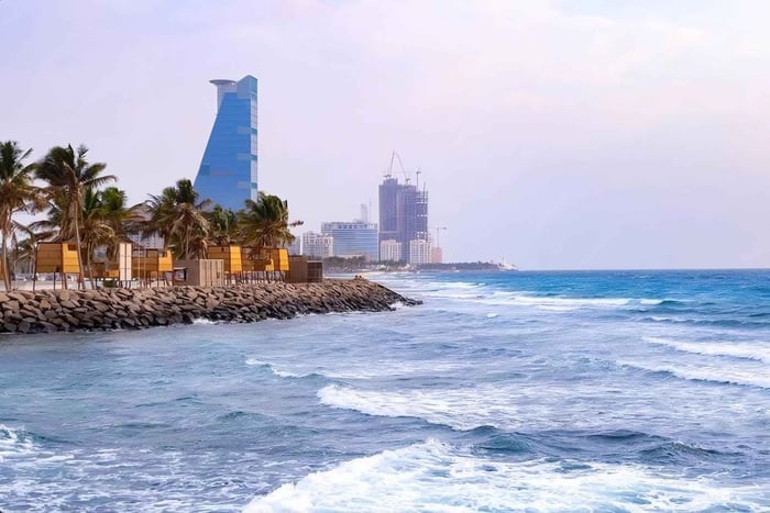 Jeddah Exploration Tour: A Private Heritage and Red Sea Tour