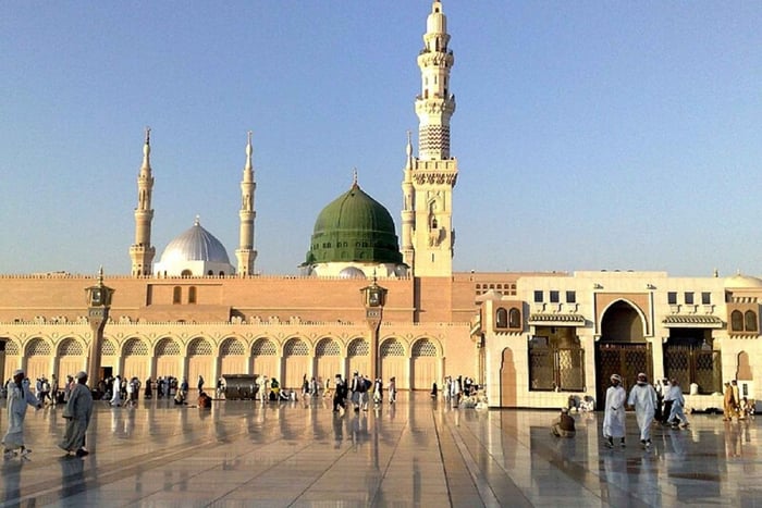 Medina Tour From Jeddah by Train
