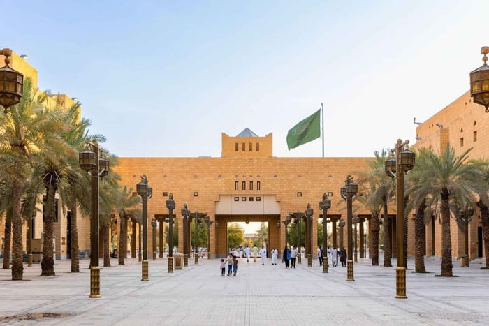 Qasr Al-Hukm District & Food Alley Guided Tour