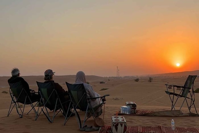 Riyadh: Solnedgång i öknen (Kamelridning + Te + Middag (Kabsa))