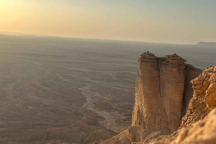 Riyadh: Edge of the World Private Tour with pick up،drop off