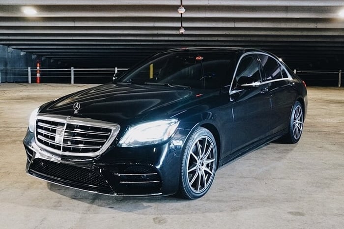 Seattle Departure Chauffeur Driven Airport Transport by Sedan