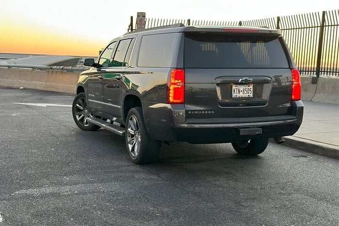 Seattle Field (BFI) to Summit Ski Resort Arrival Private Transfer